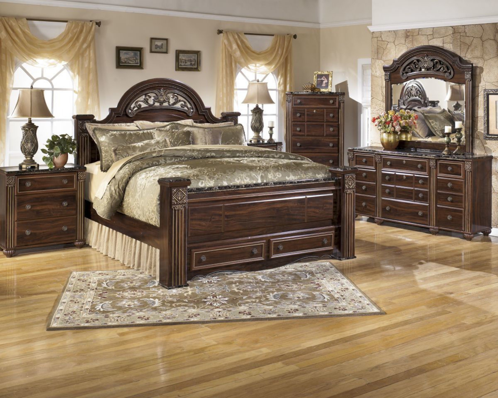 Picture of Gabriela 5 Piece King Bedroom Group