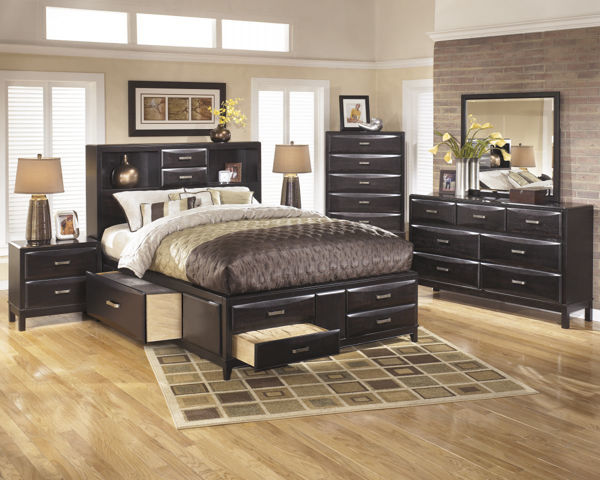 Picture of Kira 5 Piece Queen Bedroom Group