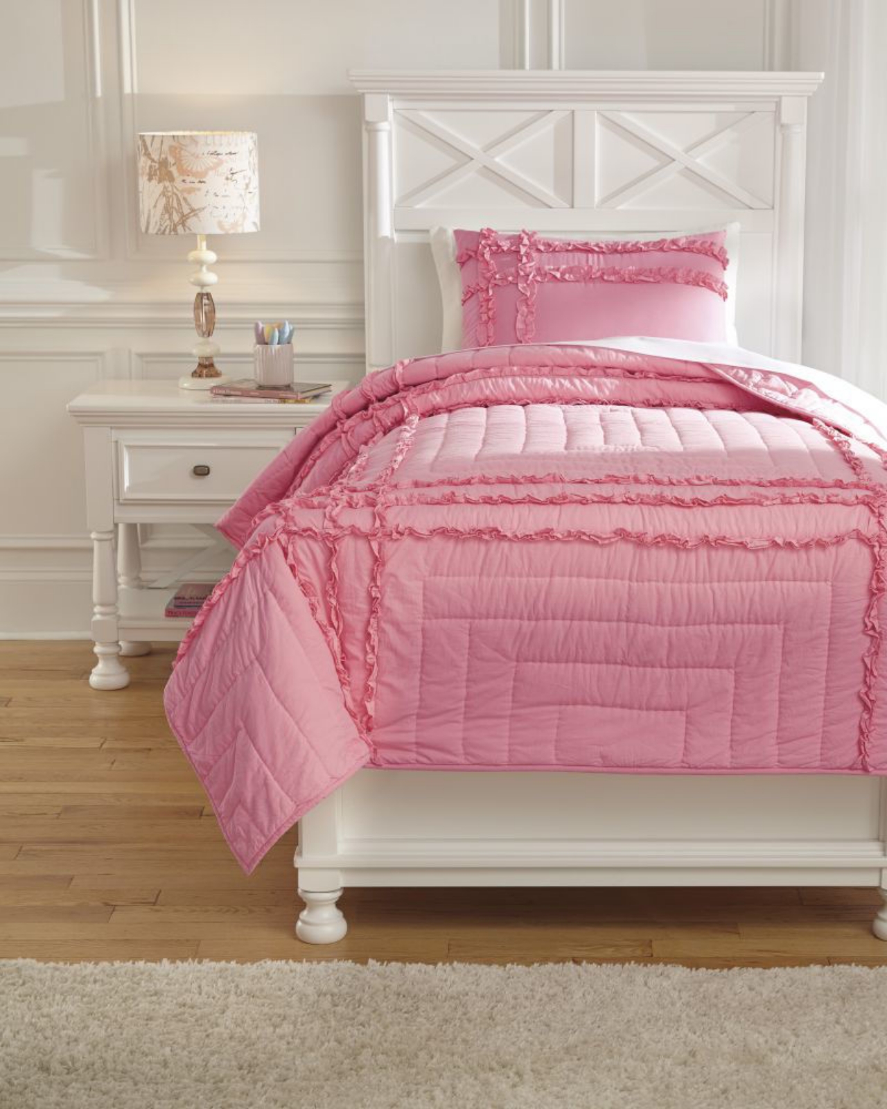 Picture of Megara Twin Quilt Set