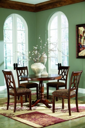 Picture of Leahlyn Dining Table