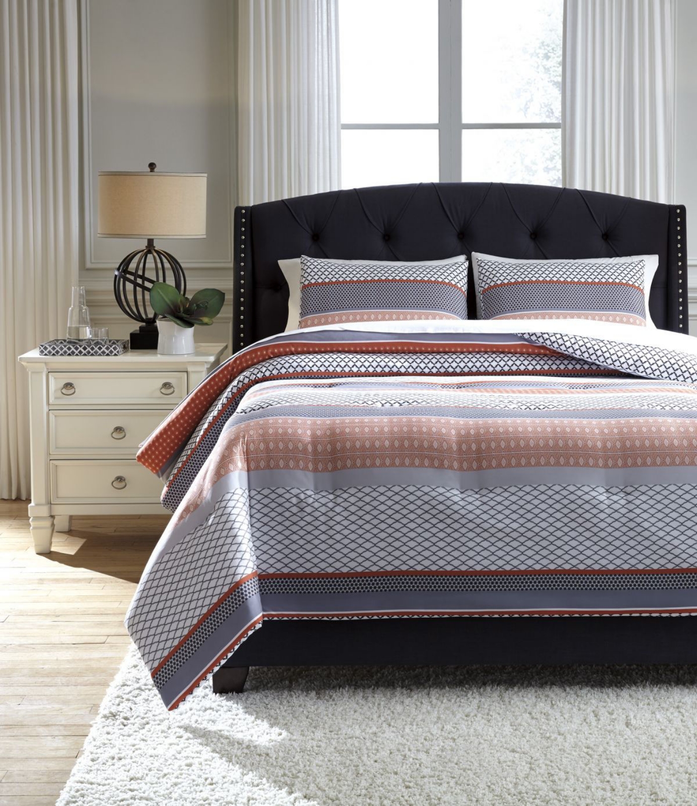 Picture of Anjanette Comforter Set