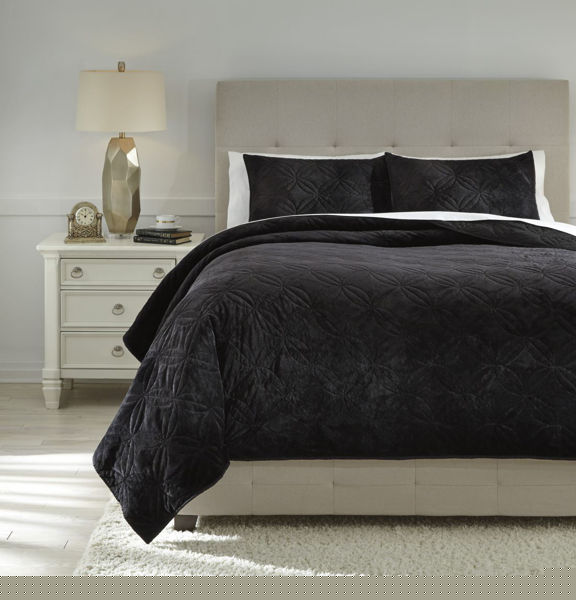 Picture of Linette Queen Quilt Set