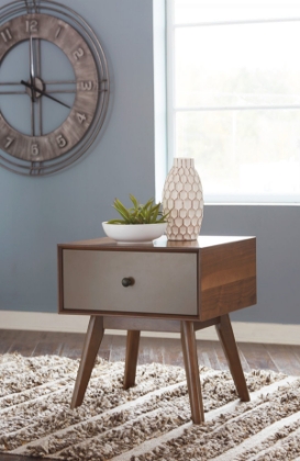 Picture of Lynnifer End Table