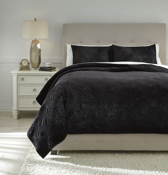 Picture of Linette Quilt Set