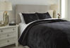 Picture of Linette Quilt Set