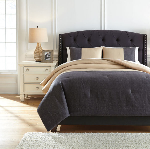 Picture of Medi Comforter Set