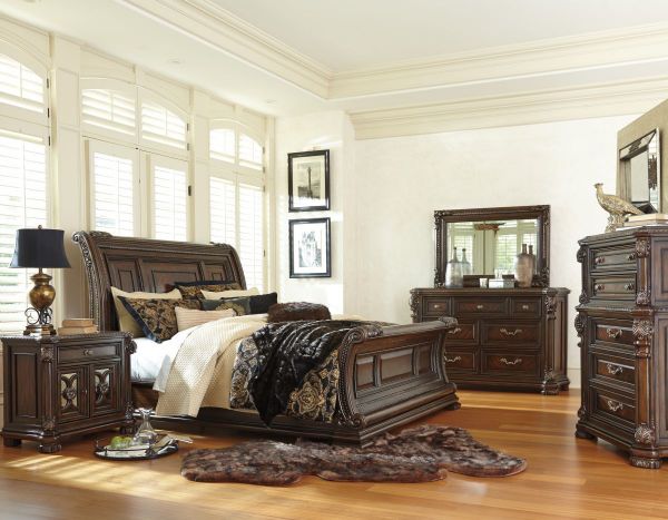 Picture of Valraven 5 Piece Queen Bedroom Group
