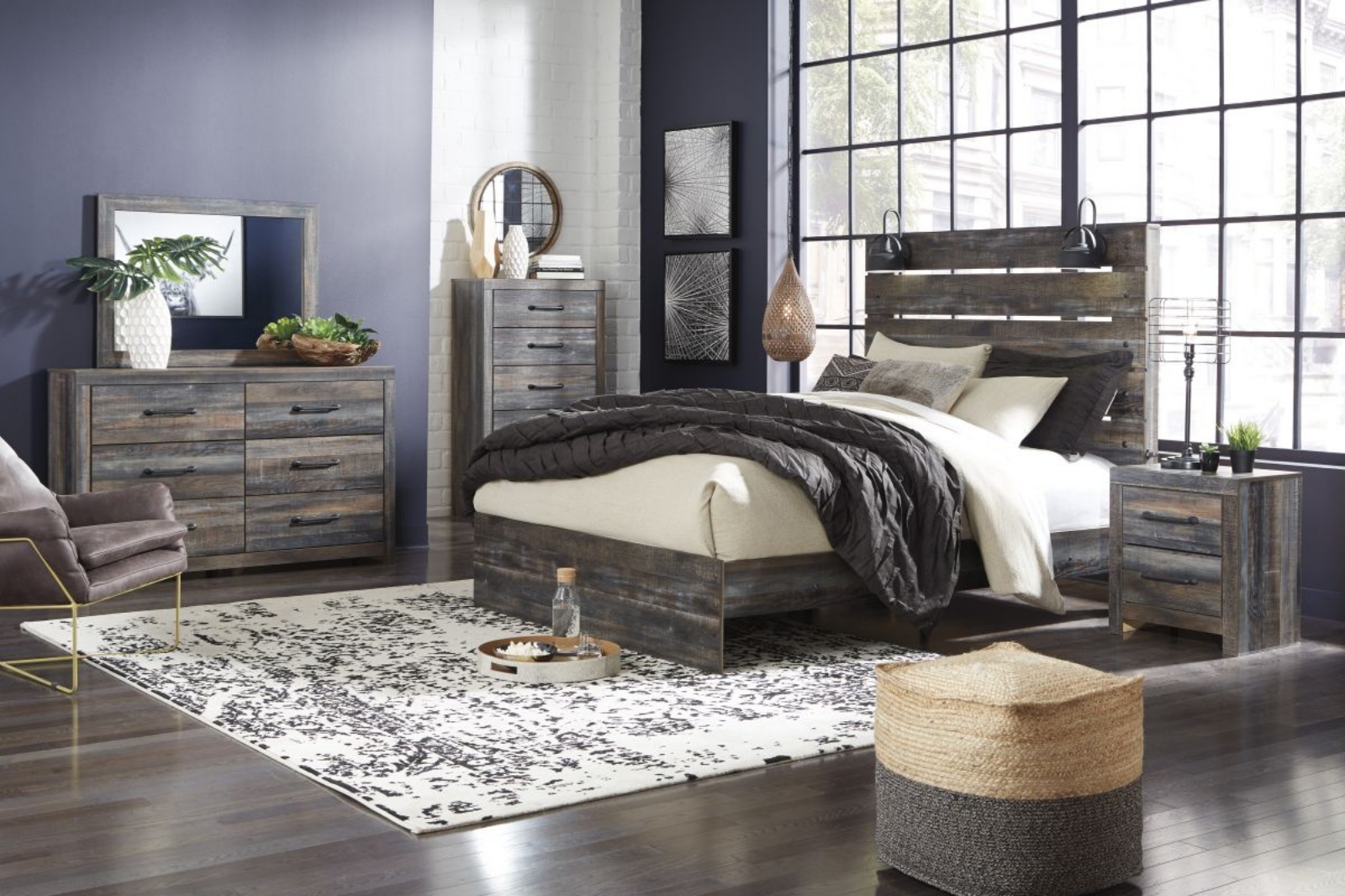 Picture of Drystan 5 Piece Queen Bedroom Group